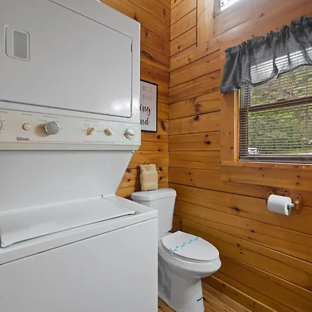Private Studio Log Cabin! Mountain View, Hot Tub, Fireplace, Honeymoon! Sevierville Exterior photo