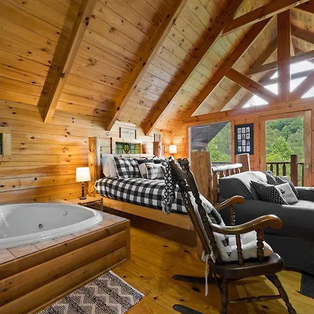 Private Studio Log Cabin! Mountain View, Hot Tub, Fireplace, Honeymoon! Sevierville Exterior photo